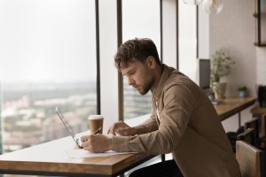 Verbessern Sie die Nutzerzufriedenheit: Lernen Sie alles über die Kunst, ein außergewöhnliches Kundenerlebnis zu schaffen, und über effektive UX-Strategien.